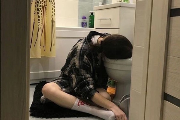 4 bất thường sau khi uống nước tưởng vô hại nhưng ẩn chứa cả tá bệnh tật-1