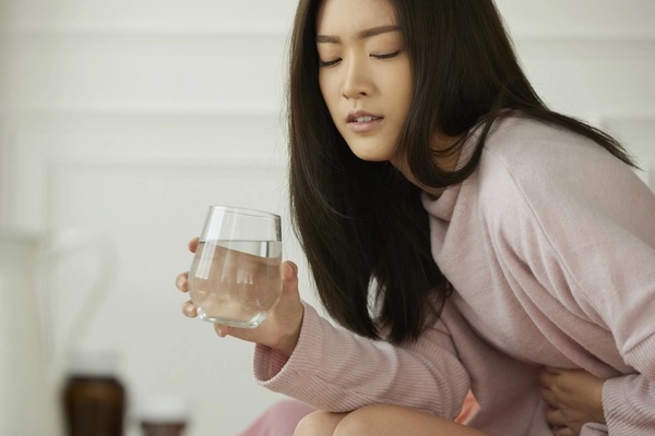 4 bất thường sau khi uống nước tưởng vô hại nhưng ẩn chứa cả tá bệnh tật-3