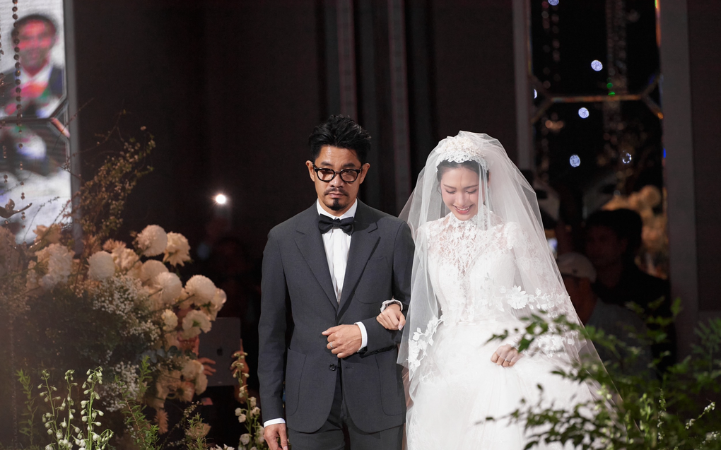 Doãn Hải My mặc 4 chiếc váy cưới khoe dáng gợi cảm tại Hà Nội-3