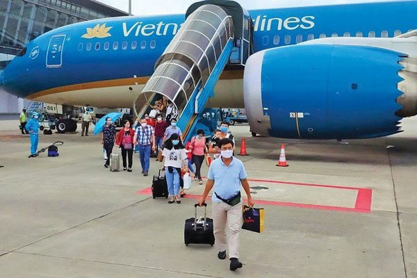 Tăng giá trần vé máy bay nội địa, hạng phổ thông cao nhất tới 4 triệu/một chiều-2