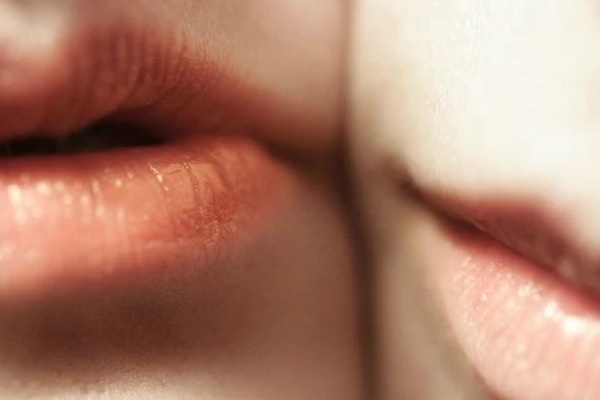 Đổi gió chuyện phòng the, cô gái dính sùi mào gà đáng tiếc-2