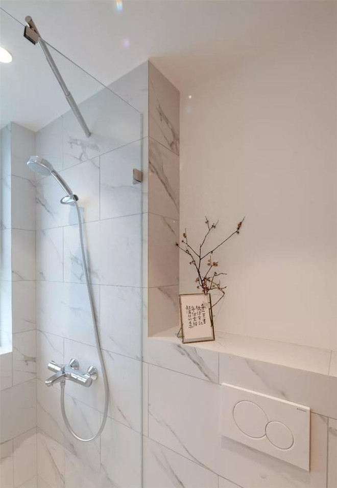 Con trai hiếu thảo cải tạo lại căn hộ 40 tuổi để bố mẹ an tâm dưỡng già, không gian lột xác hoàn toàn so với ban đầu-11