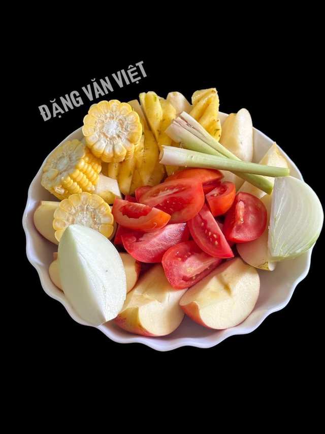 Bất ngờ với cách làm lẩu Thái của ông bố 8x có loại nguyên liệu không ai nghĩ đến-3