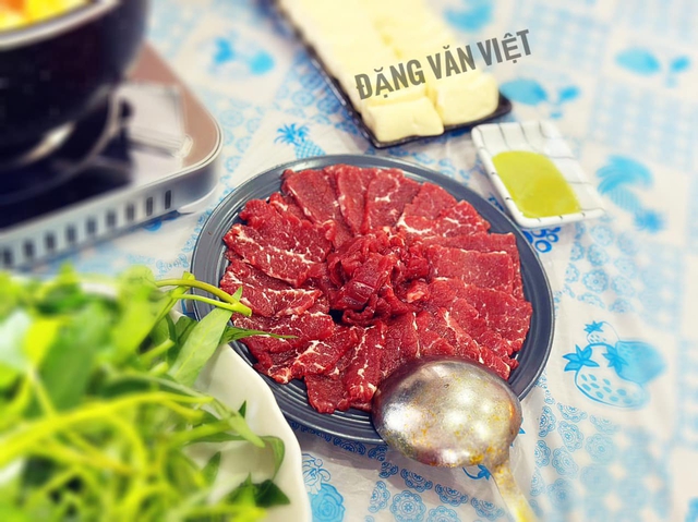 Bất ngờ với cách làm lẩu Thái của ông bố 8x có loại nguyên liệu không ai nghĩ đến-5