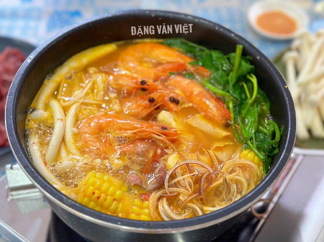 Bất ngờ với cách làm lẩu Thái của ông bố 8x có loại nguyên liệu không ai nghĩ đến-6