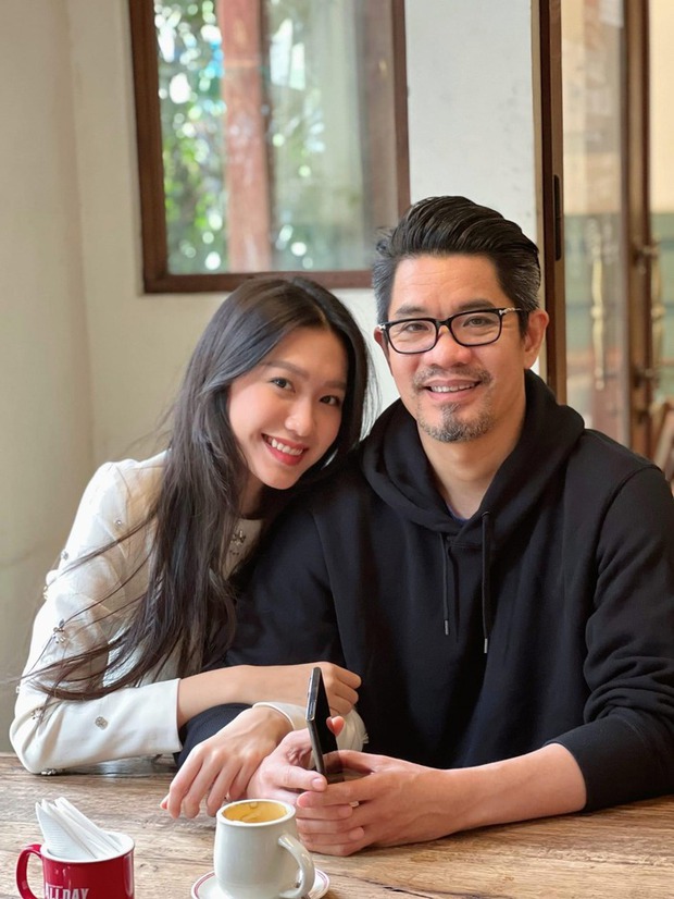 Loạt ảnh bố Doãn Hải My gả con gái lấy chồng: Hiếm thấy nụ cười, vẫn gây sốt mạng vì lý do này-5