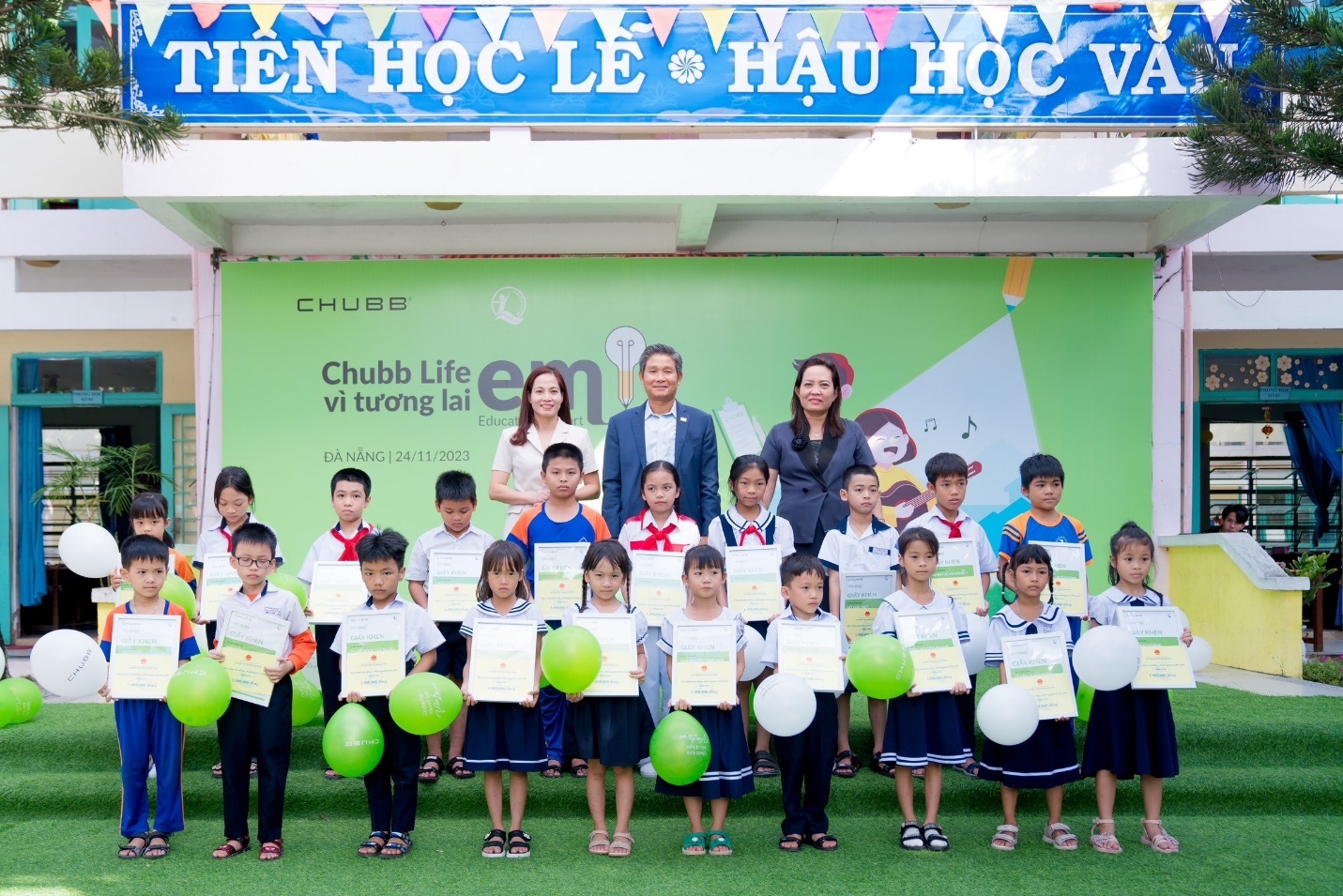 Học sinh Đà Nẵng nhận học bổng ‘Chubb Life vì tương lai em’-1