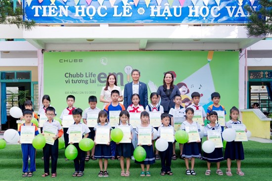 Học sinh Đà Nẵng nhận học bổng ‘Chubb Life vì tương lai em’