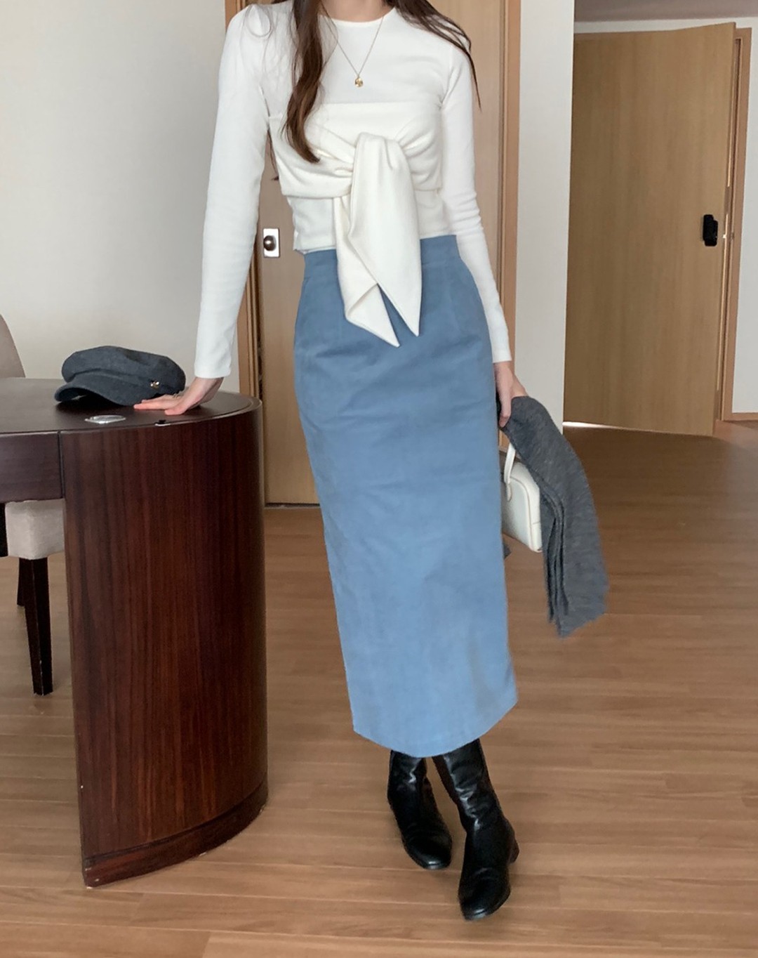 5 mẫu chân váy công sở chuẩn mốt, đáng sắm nhất hiện tại-2