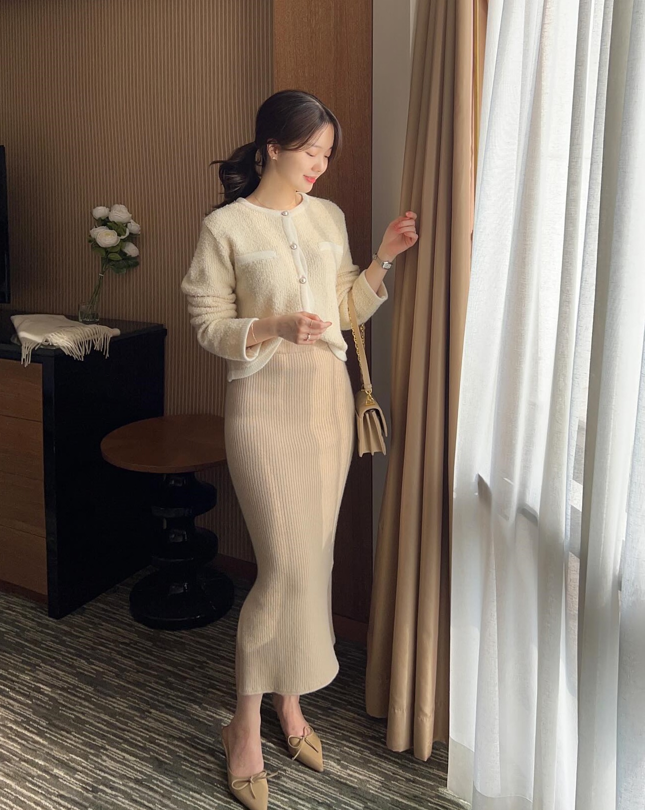 5 mẫu chân váy công sở chuẩn mốt, đáng sắm nhất hiện tại-10