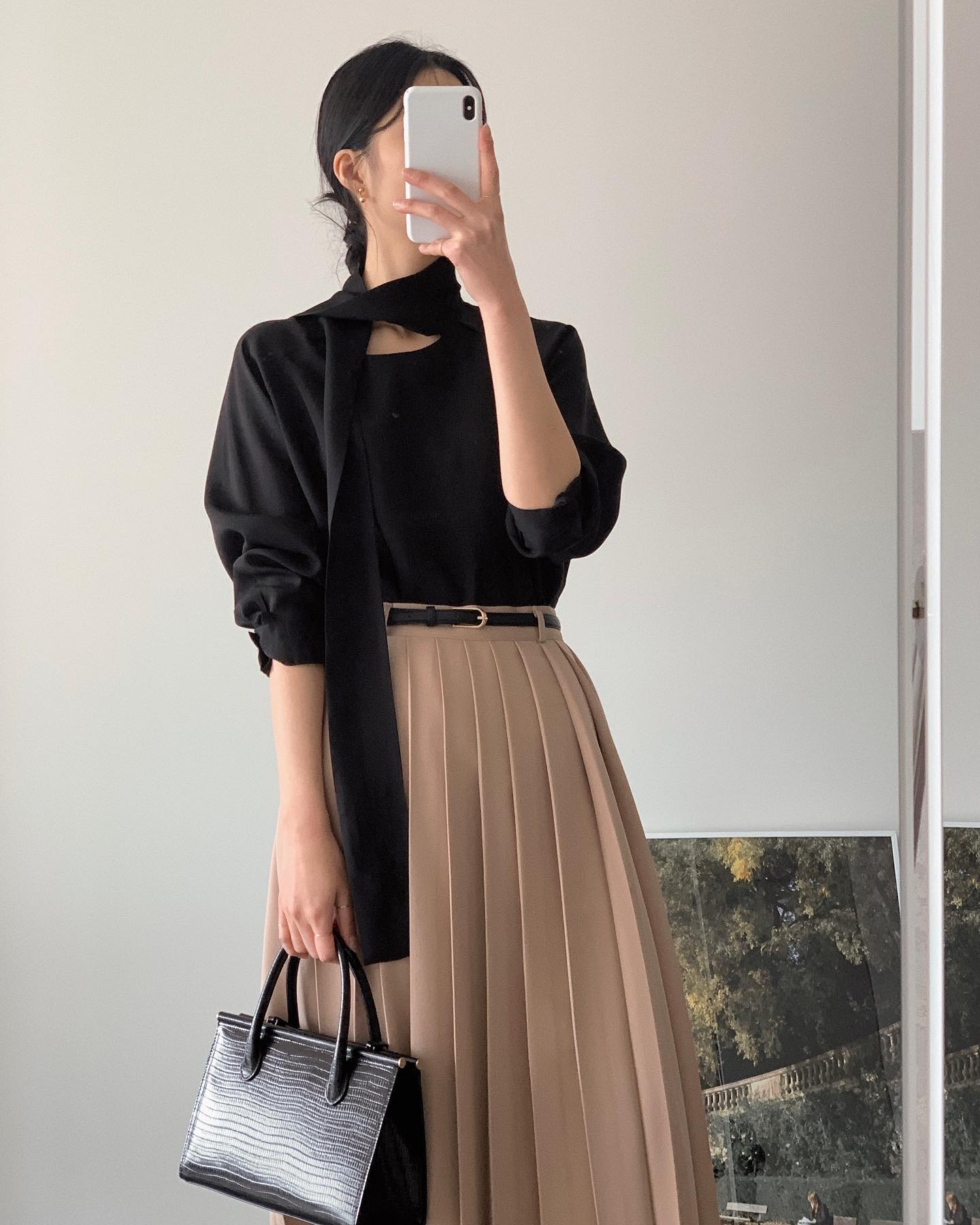 5 mẫu chân váy công sở chuẩn mốt, đáng sắm nhất hiện tại-3