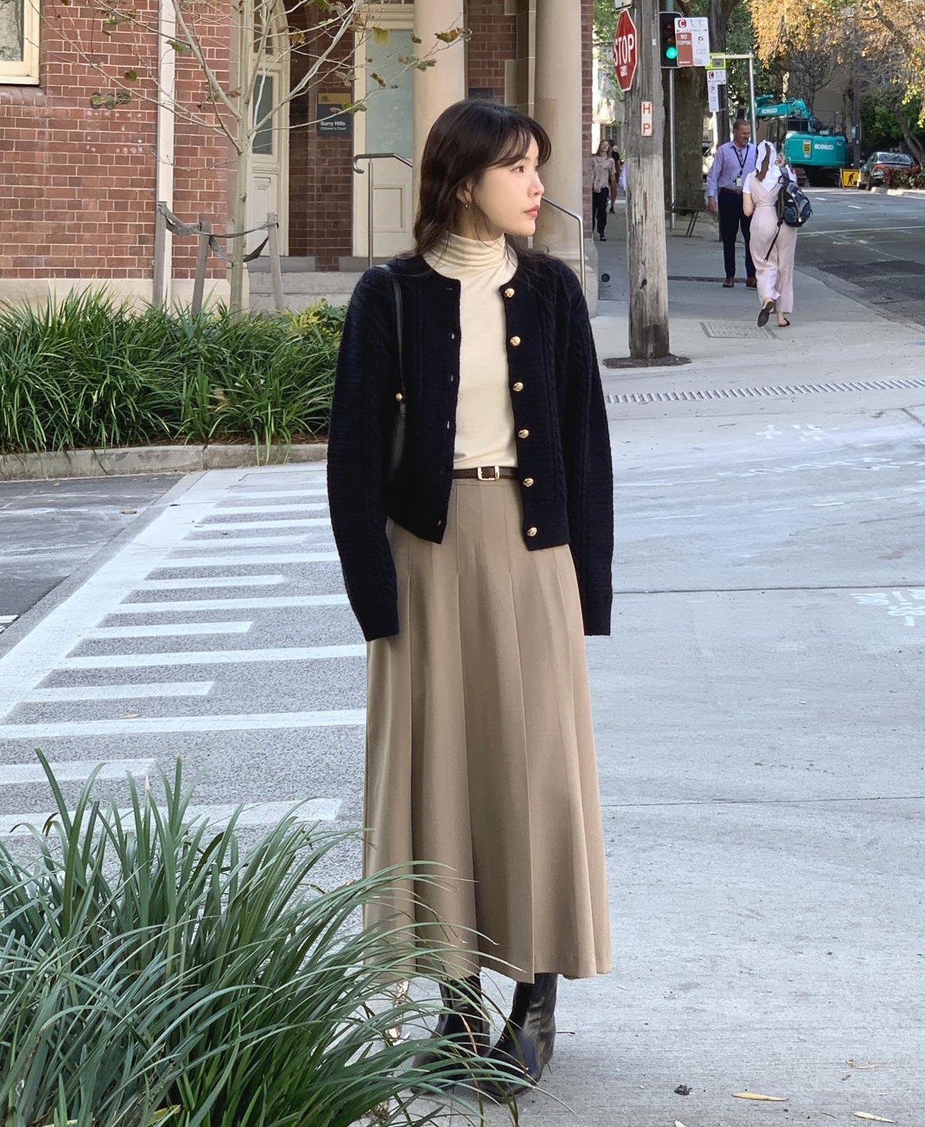 5 mẫu chân váy công sở chuẩn mốt, đáng sắm nhất hiện tại-4