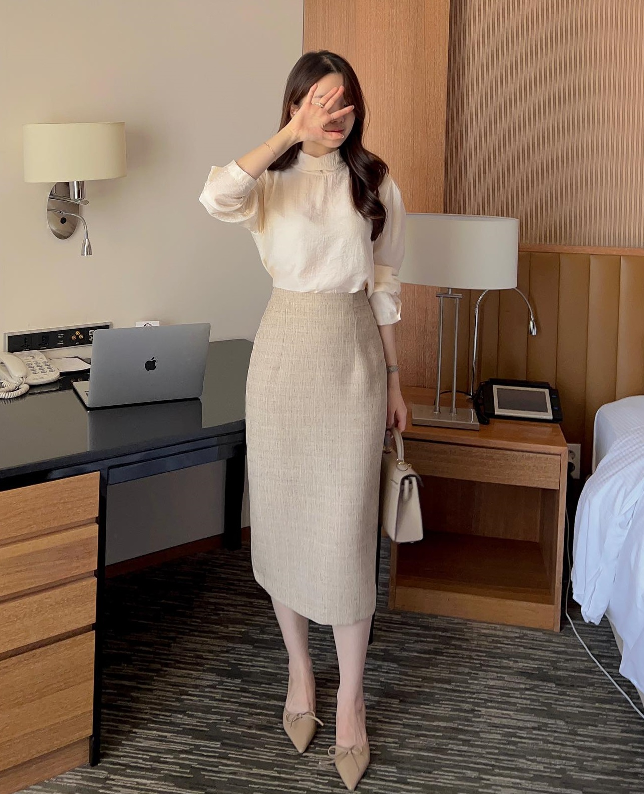 5 mẫu chân váy công sở chuẩn mốt, đáng sắm nhất hiện tại-7