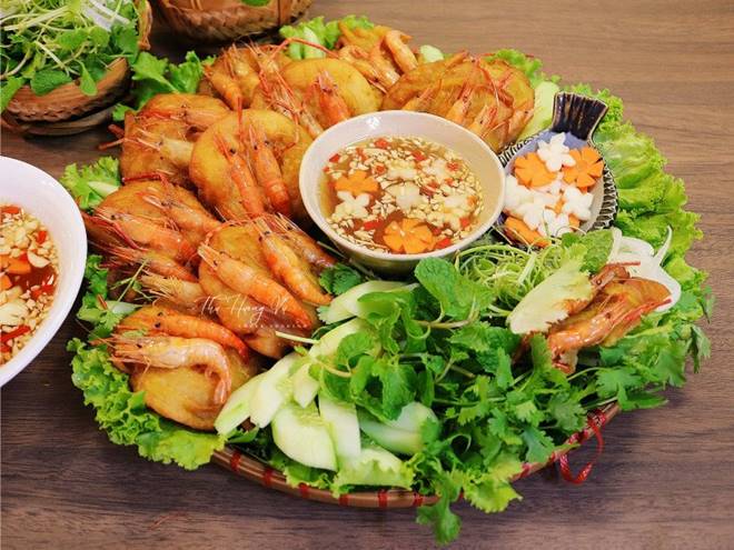 Cách làm bánh tôm giòn rụm, thơm nức, để lâu không mềm của mẹ đảm Hà Nội-5