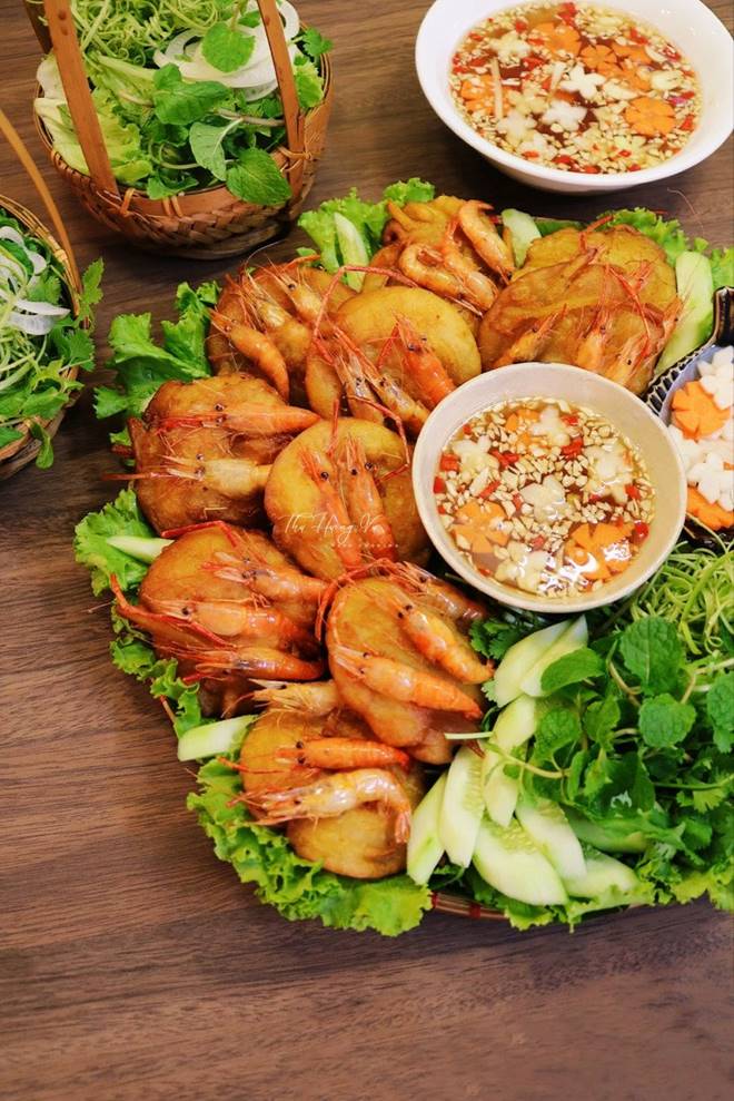 Cách làm bánh tôm giòn rụm, thơm nức, để lâu không mềm của mẹ đảm Hà Nội-6