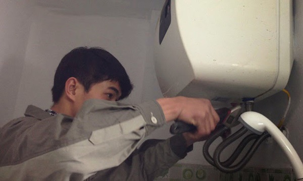 Bình nóng lạnh có tự vệ sinh được tại nhà không? Việc quan trọng nhưng không phải ai cũng để ý-7