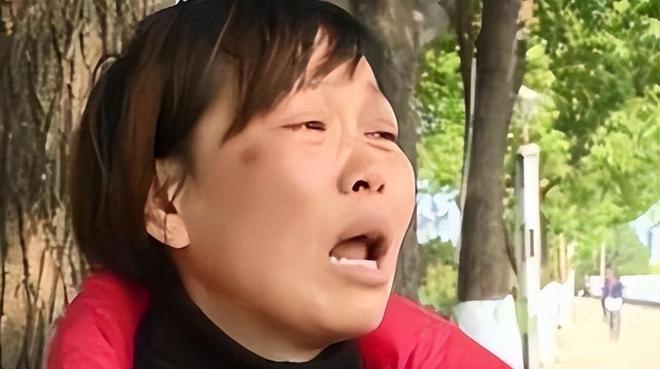 Đi ngân hàng rút tiền chữa bệnh, người đàn ông suýt ngất khi biết thẻ chỉ còn 5 nghìn đồng, bất lực hỏi nhân viên: 3 tỷ của tôi đâu?-3