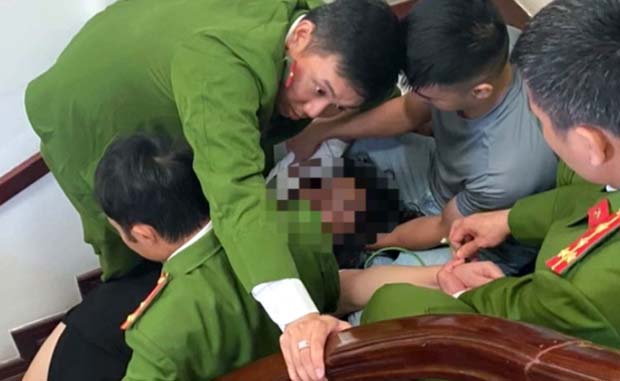 Hà Nội: Giải cứu thành công người phụ nữ có ý định tự tử từ tầng 5 khách sạn-1