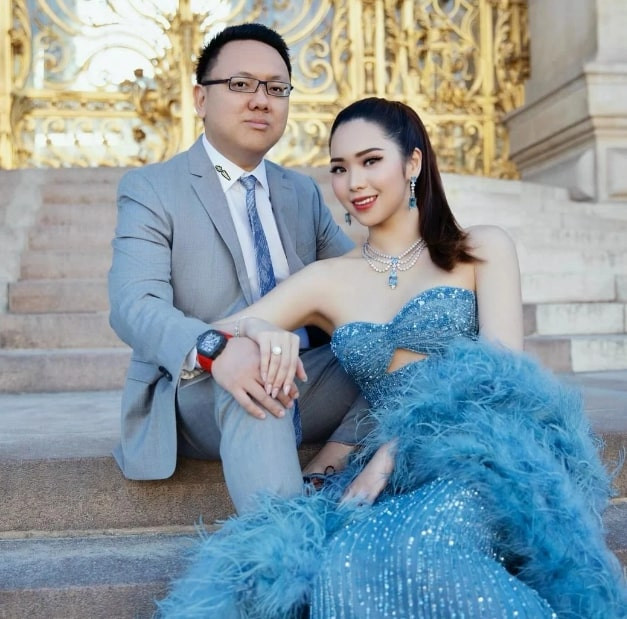 Đám cưới của cặp đôi siêu giàu, khách đến dự được nhận quà gần 5 triệu đồng-2