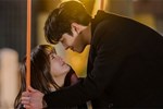 'Say nắng' đồng nghiệp nữ đã có gia đình