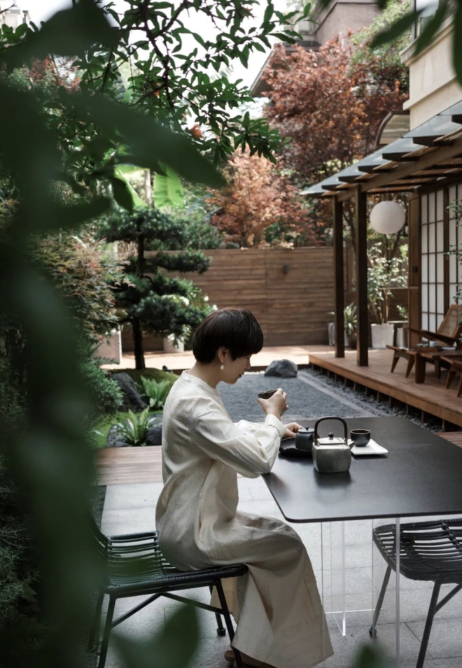 Nữ giáo sư bán đứt căn nhà ở trung tâm thành phố, chuyển về ngoại ô xây nhà vườn rộng 400m2 để thiền định-11