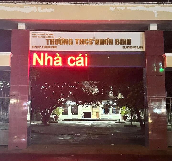 Nhà cái cá độ xuất hiện trên bảng LED trường học ở Bình Định-2