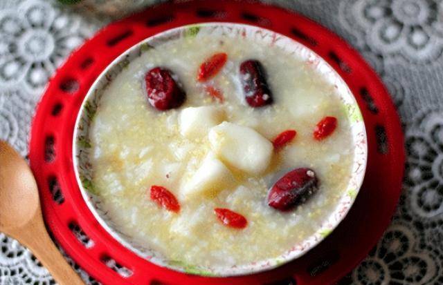 Nhà có người trung niên và cao tuổi nên nấu 5 món cháo này để tăng sức khỏe, cải thiện khả năng miễn dịch trong mùa đông-3
