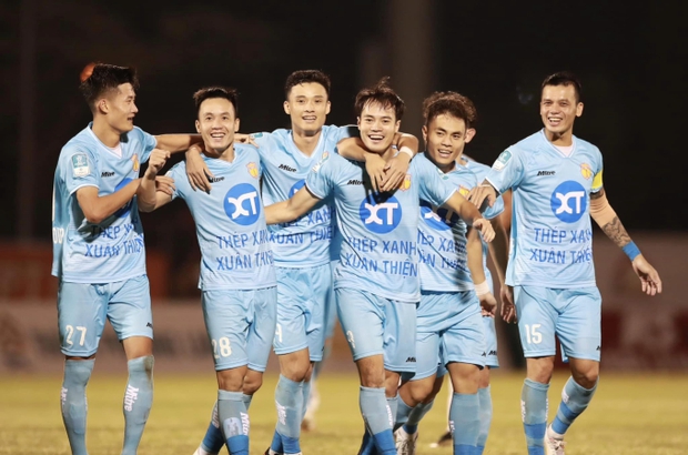 Vừa dự đám cưới Văn Hậu, Văn Toàn sốt ruột: Bao giờ mới tới lượt mình, diễn viên Bình An có phản ứng bất ngờ-4