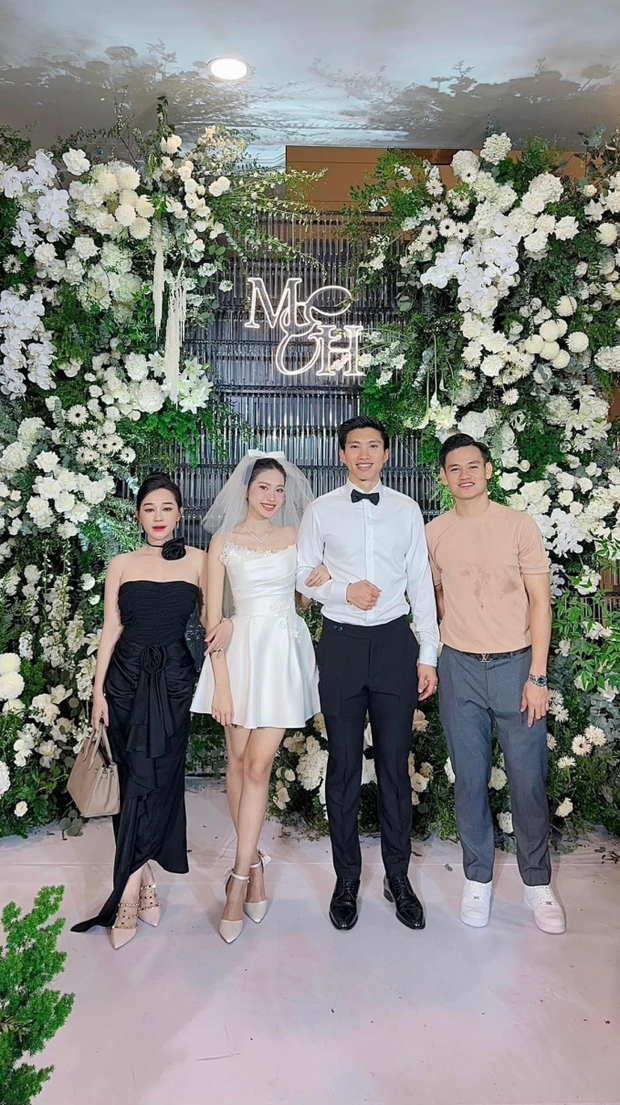 Vợ Hồ Tấn Tài khoe ảnh đi ăn cưới Đoàn Văn Hậu, ảnh trên mạng khác xa ngoài đời?-2