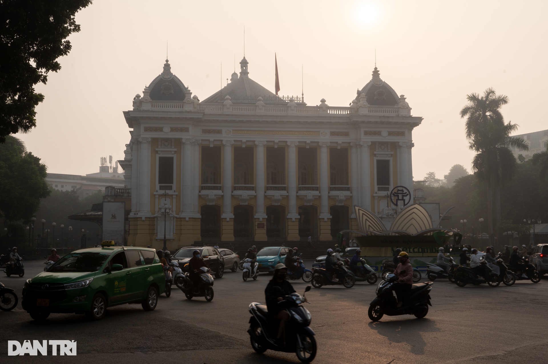 Bầu trời Hà Nội mù mịt, chất lượng không khí ở mức báo động-15