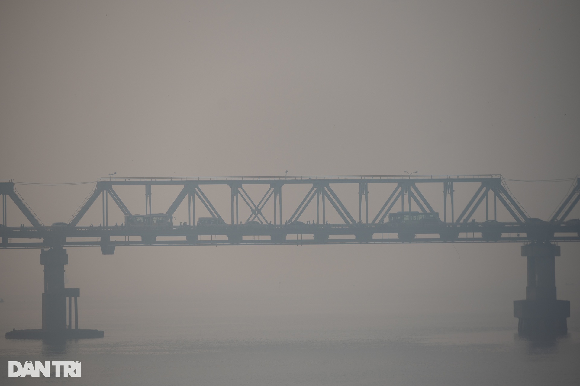 Bầu trời Hà Nội mù mịt, chất lượng không khí ở mức báo động-11