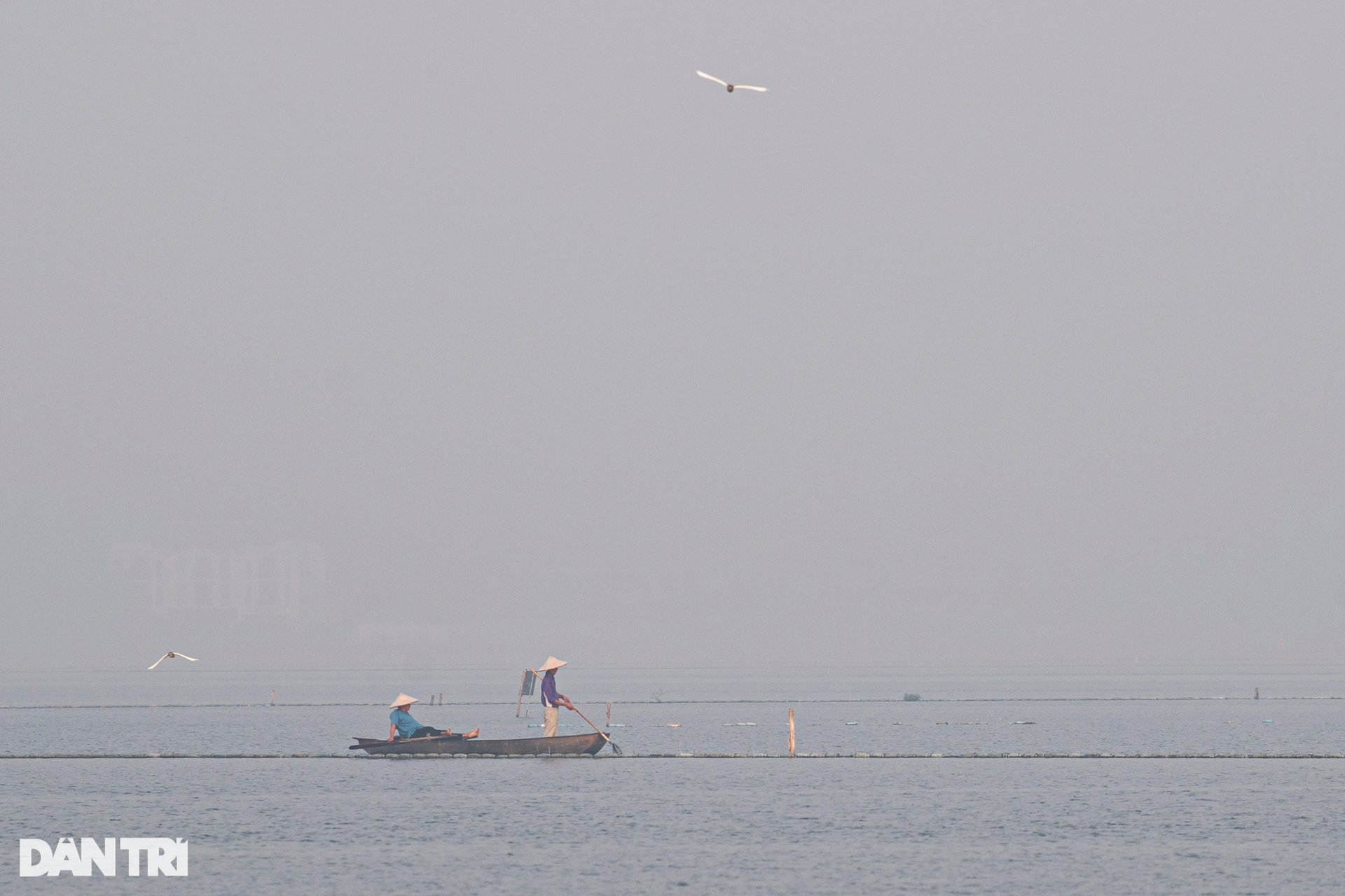 Bầu trời Hà Nội mù mịt, chất lượng không khí ở mức báo động-13