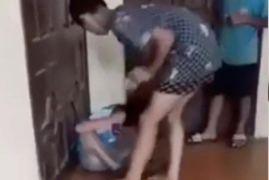 Vụ nam sinh lớp 7 bị đánh hội đồng: Bệnh nhân dễ bị hoảng loạn trở lại