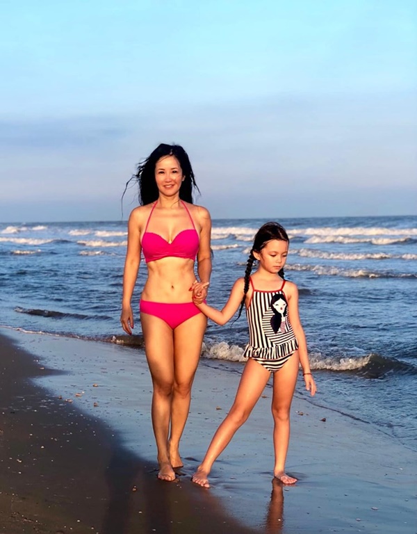 Nhan sắc trẻ đẹp, vòng eo không mỡ thừa của chị đẹp U55 đang gây chú ý nhất nhì showbiz Việt-2