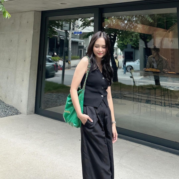 Ái nữ cựu Chủ tịch CLB Sài Gòn diện đầm giấu vòng 2, netizen nghi vấn liệu có phải đang mang thai?-4