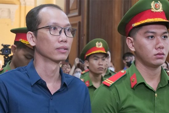 Bất ngờ thân thế người giúp Giám đốc Bệnh viện TP Thủ Đức chiếm đoạt 103 tỉ đồng