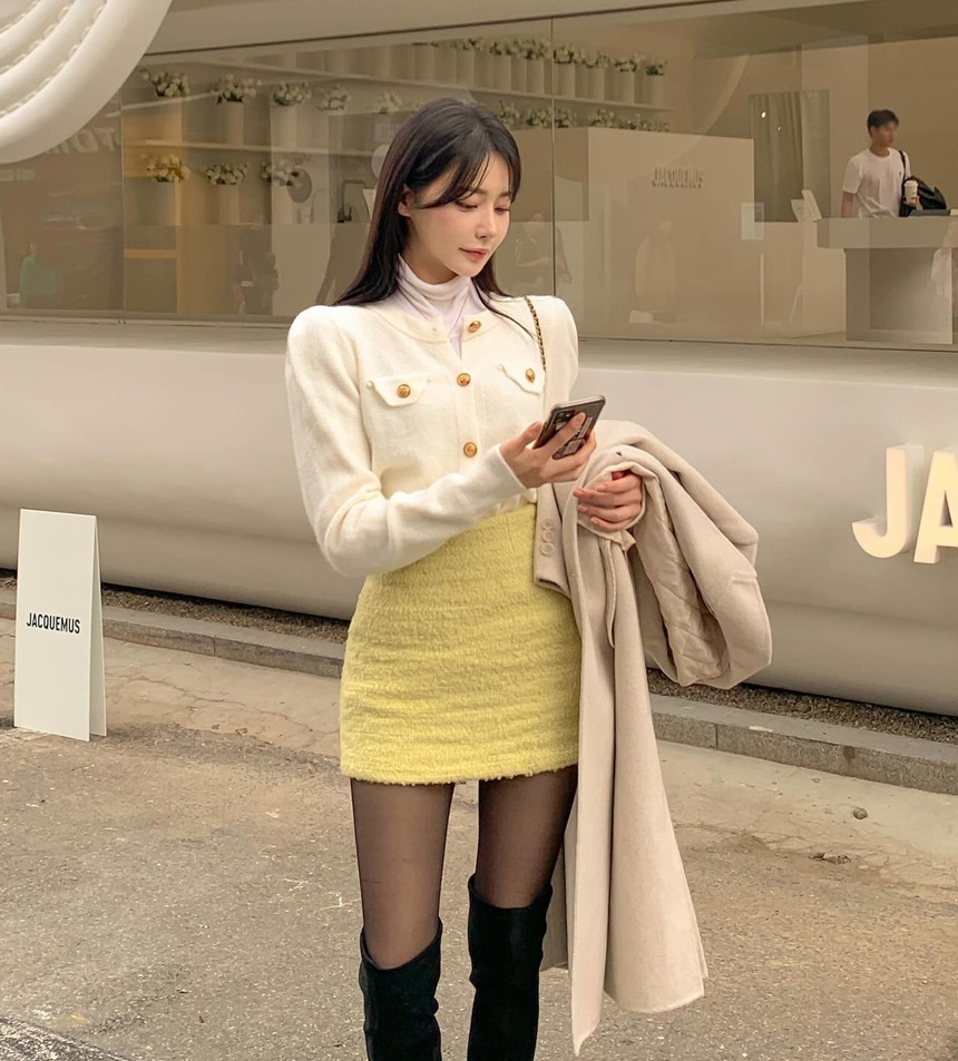 10 cách diện chân váy ngắn trẻ trung trong mùa lễ hội-8