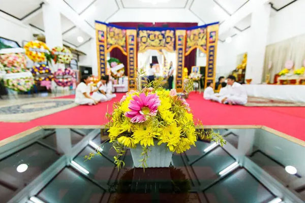 Con gái 16 tuổi tự tử, bố mẹ nuôi bán làm cô dâu ma với giá 220 triệu đồng-1