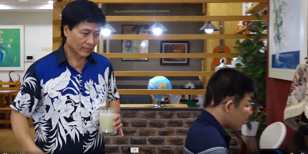 Nghệ sĩ Quốc Tuấn: Tuổi 62 sống bình dị, kiên cường, hạnh phúc mỉm cười sau 20 năm chữa bệnh cho con-4