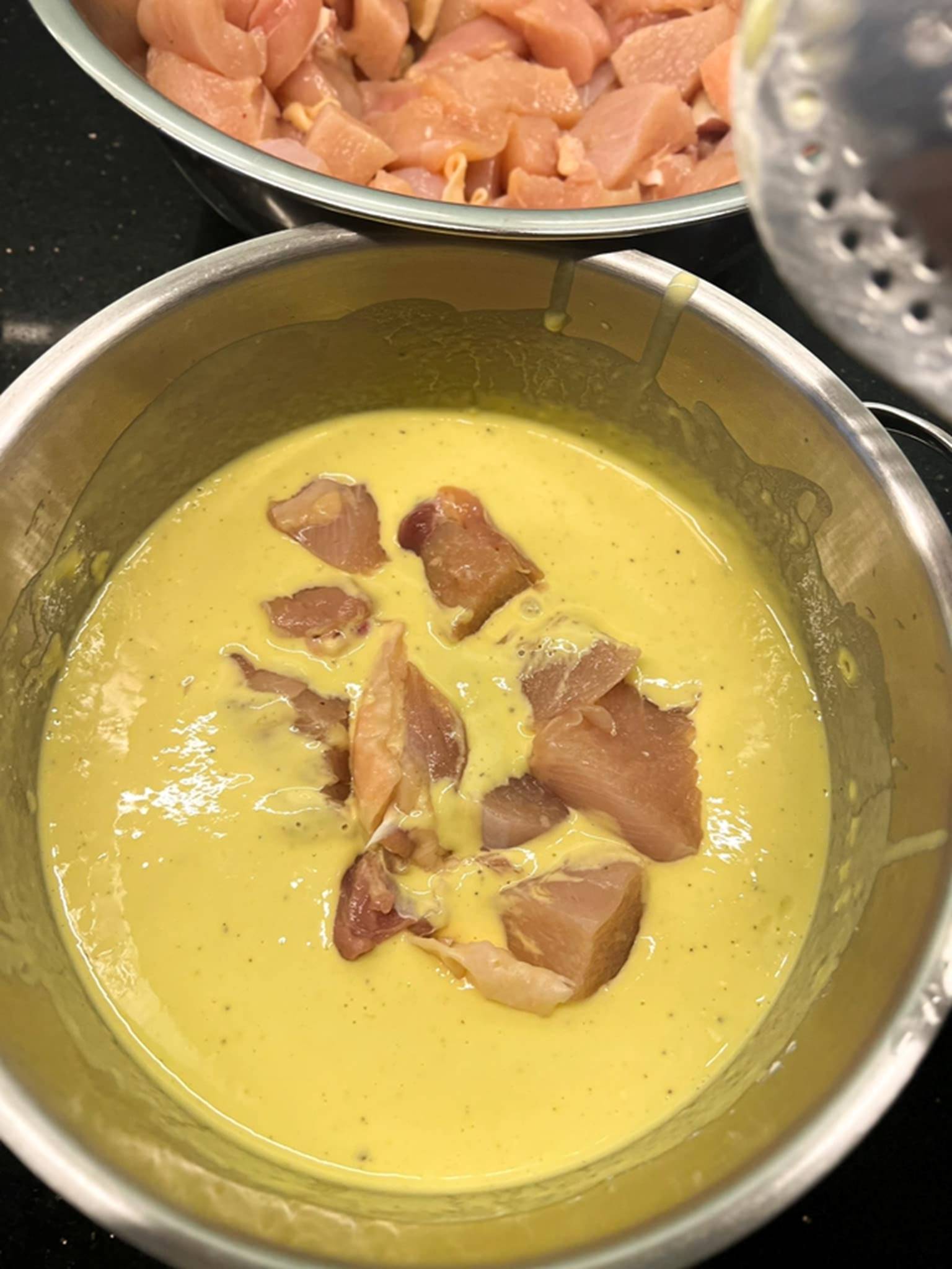 Để làm gà viên chiên giòn rụm như ngoài hàng, đừng bỏ qua công thức pha bột này-2