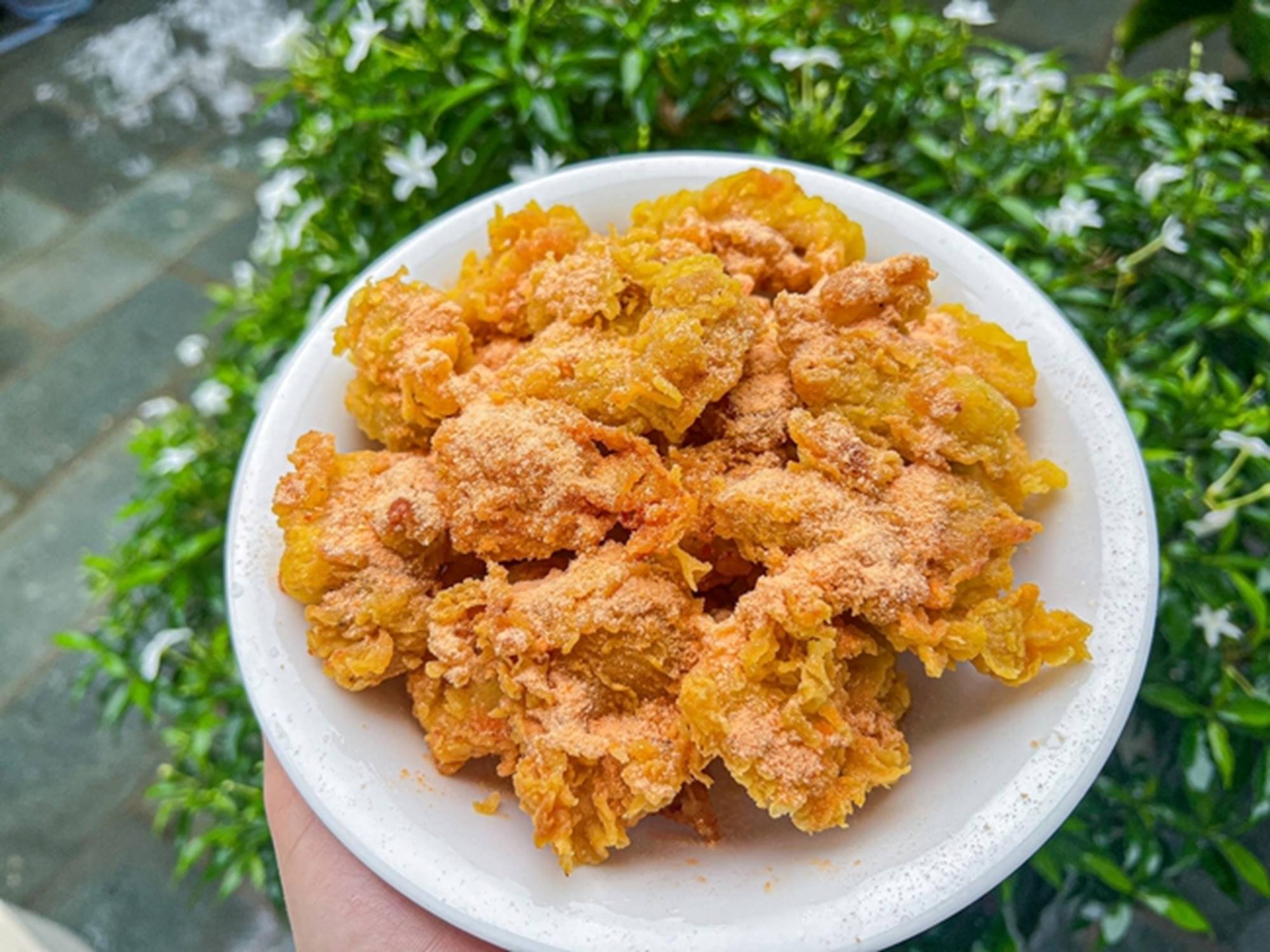 Để làm gà viên chiên giòn rụm như ngoài hàng, đừng bỏ qua công thức pha bột này-7