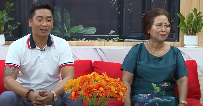 Con rể chăm sóc mẹ vợ từng món ăn ly nước, ban đầu không ưa mà về sau hợp nhau đến lạ-2