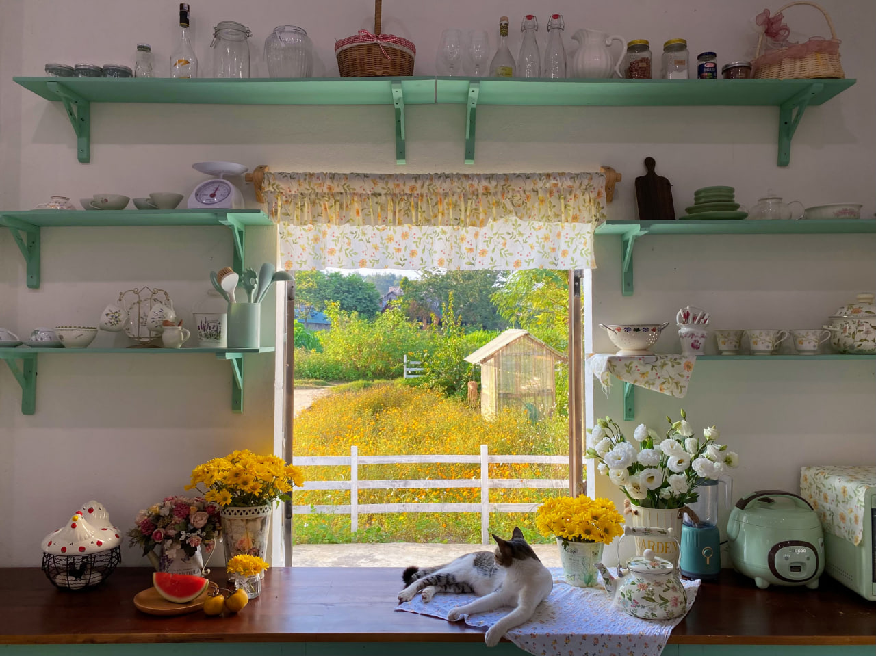 Góc bếp nhỏ được thiết kế theo phong cách farmhouse, đẹp như trong phim chỉ với 3 triệu đồng-1