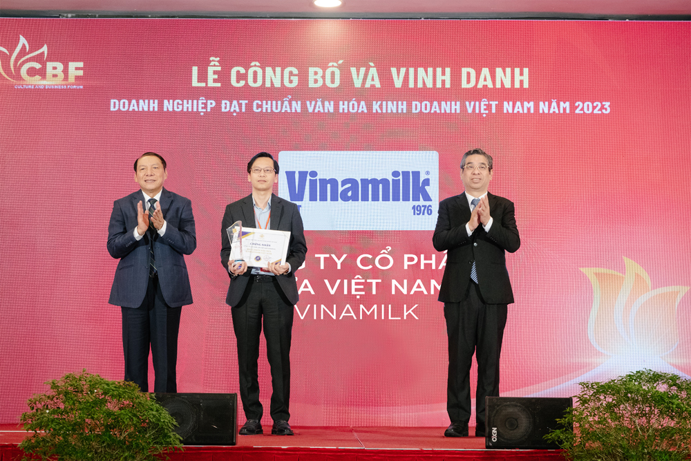 Vinamilk đạt chứng nhận ‘Doanh nghiệp đạt chuẩn văn hóa kinh doanh Việt Nam’-1
