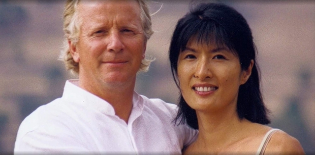 Chân dung con dâu gia tộc Givenchy: U50 góa bụa mới quyết tâm gia nhập làng mẫu, đập tan mọi định kiến để trở thành người mẫu đắt giá-1