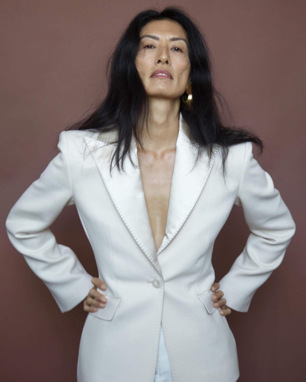 Chân dung con dâu gia tộc Givenchy: U50 góa bụa mới quyết tâm gia nhập làng mẫu, đập tan mọi định kiến để trở thành người mẫu đắt giá-6