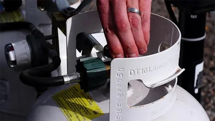 Nên khóa van gas trước hay sau khi tắt bếp gas?-1