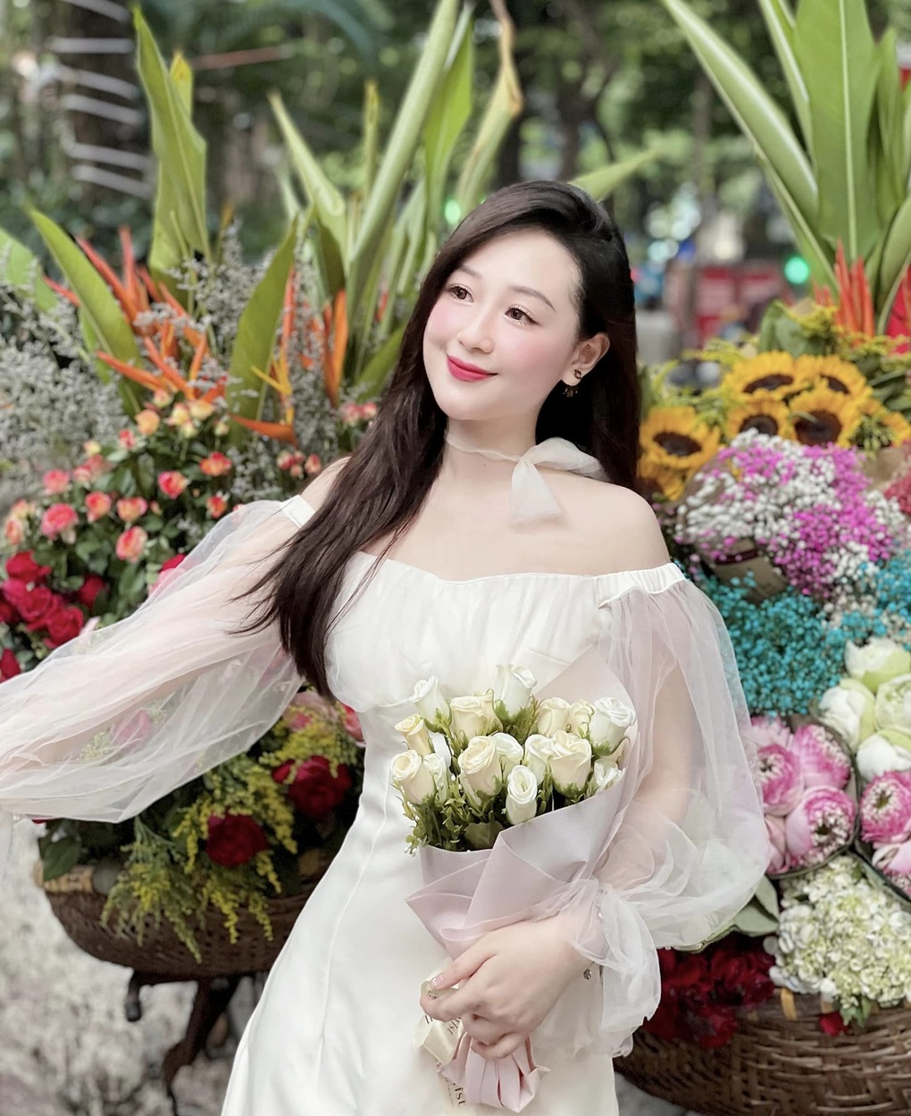 4 cô giáo Gen Z bất ngờ nổi tiếng trên mạng vì xinh như hot girl-4