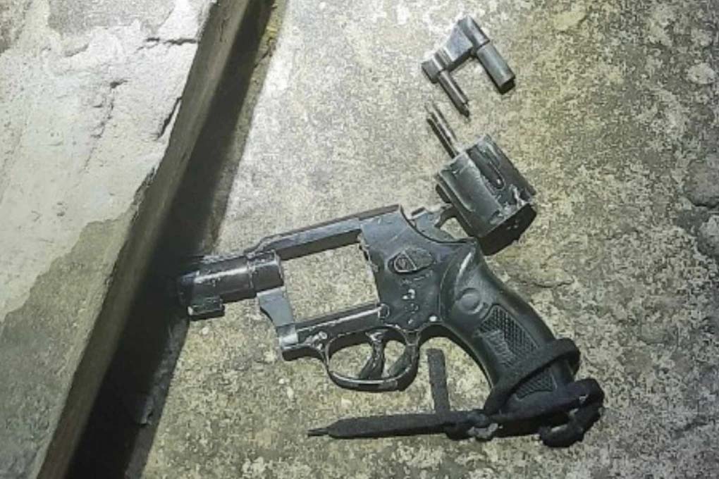 Hai tên cướp tiệm vàng nổ nhiều phát súng, nam sinh khai được chia 5 triệu-2