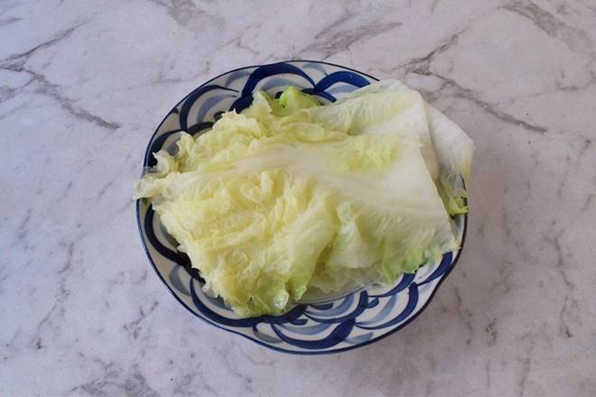 Mùa cải thảo, đem cuộn thịt rồi nấu thế này được món vừa ngon lại đẹp làm sáng bừng cả bàn ăn-6